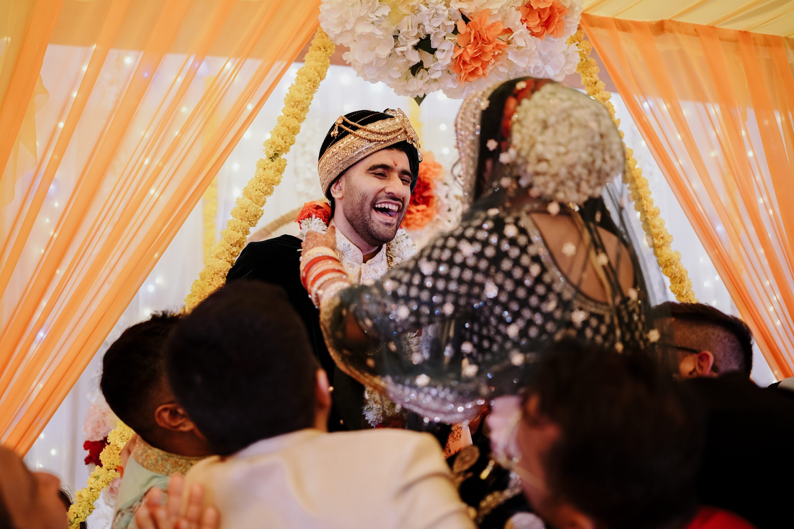 Capturing the Essence of Tradition: Hindu Wedding Photography in Dubai